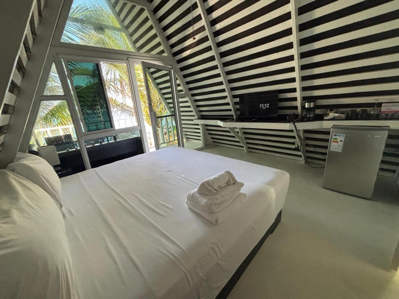 The Sea Cliff Hotel Resort & Spa Port Antonio Buitenkant foto