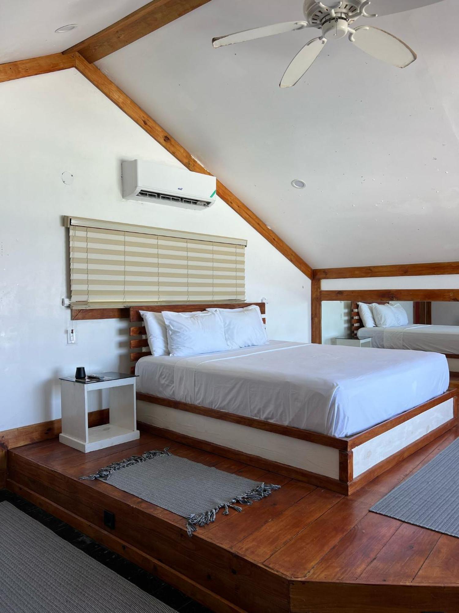 The Sea Cliff Hotel Resort & Spa Port Antonio Buitenkant foto